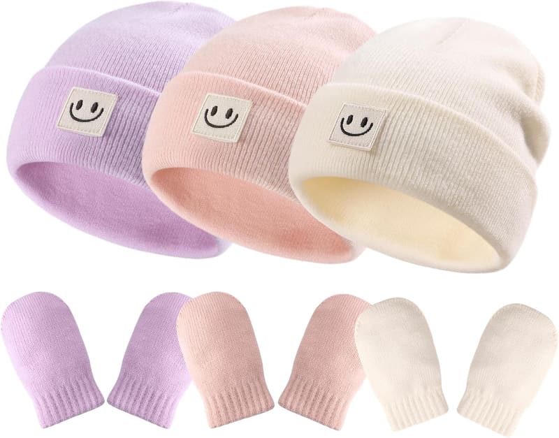 Newborn hat and mittens set