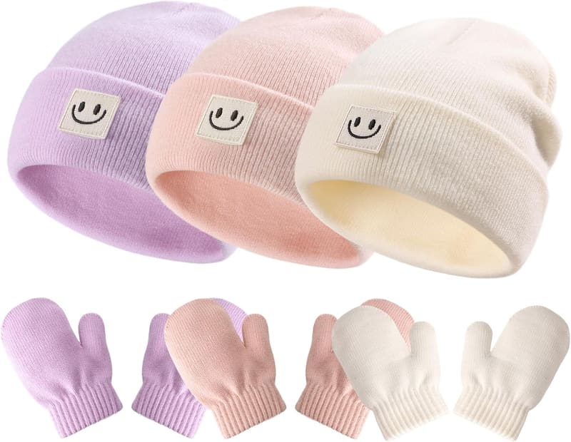 Newborn hat and mittens set