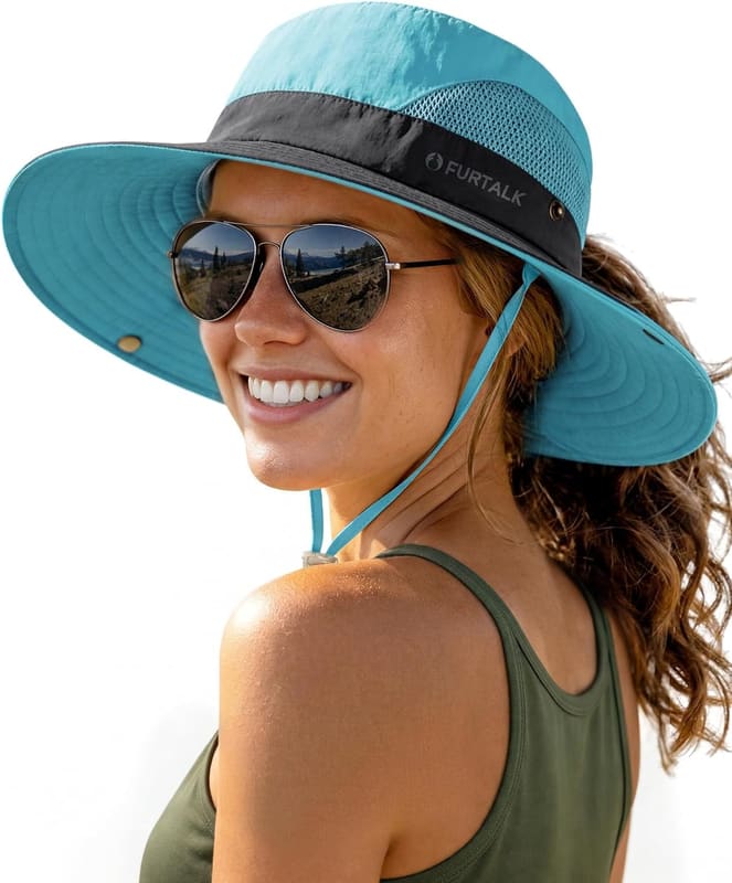 Ponytail hole bucket hat