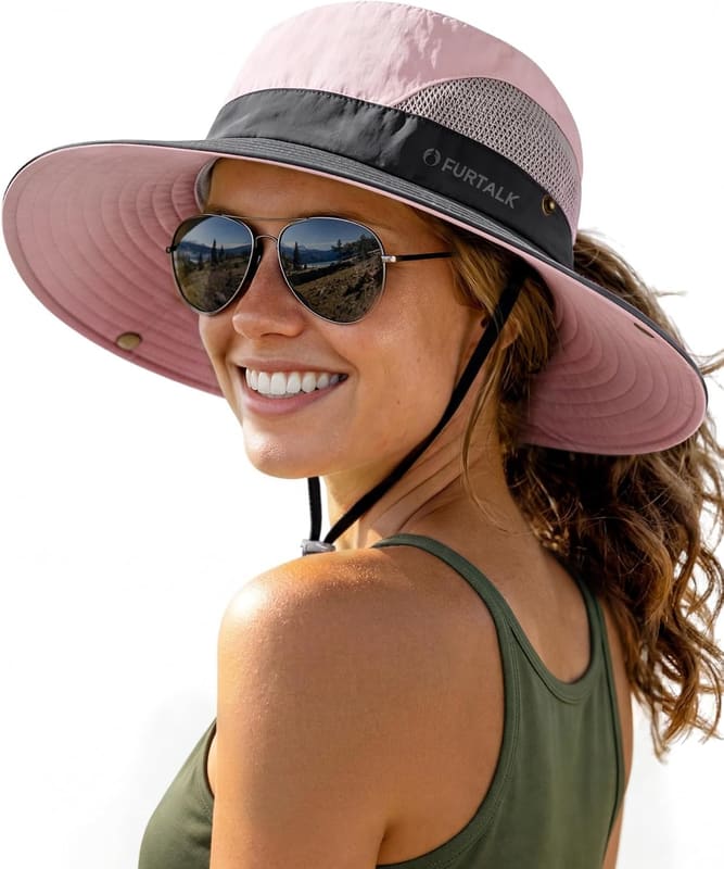 Ponytail hole bucket hat